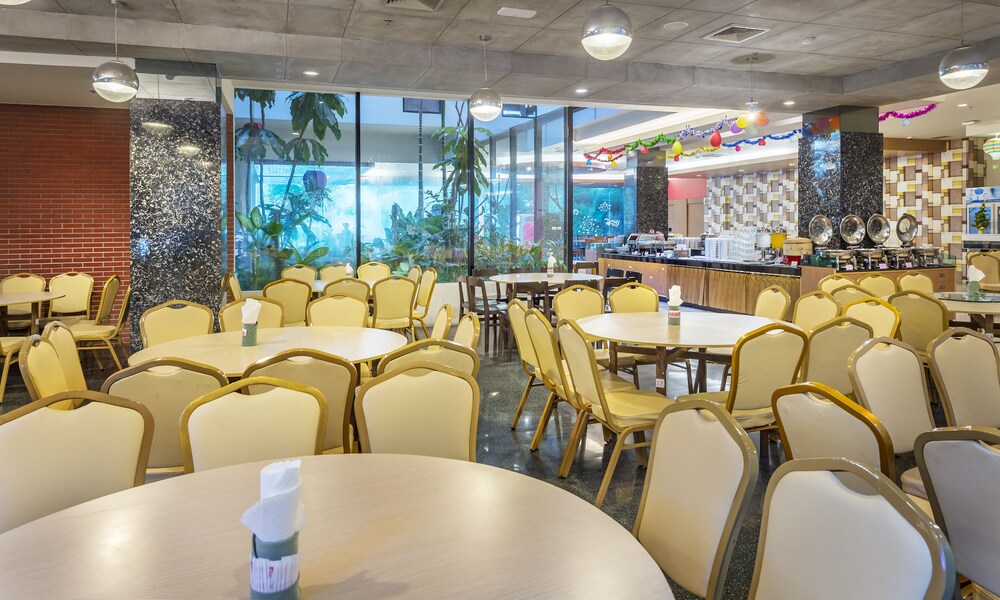 Food Court