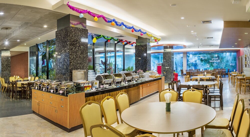 Food Court