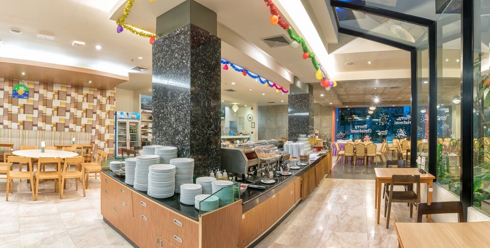 Food Court