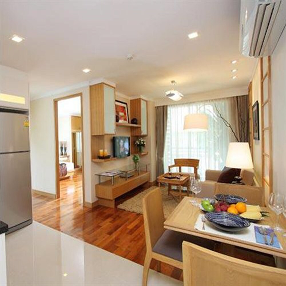 Suite, 2 Bedrooms - Living Area