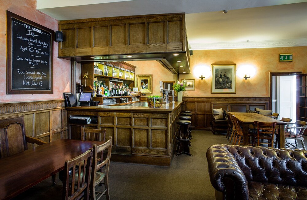 Hotel Bar