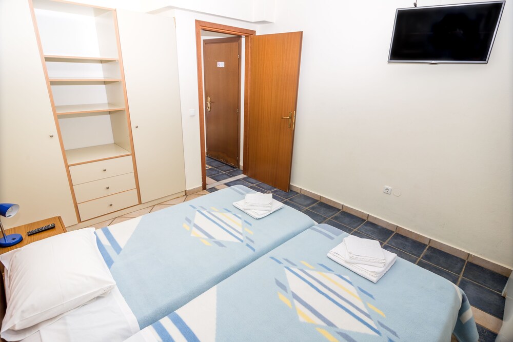 Apartment, 2 Bedrooms, Sea View, Sea Facing - Guestroom