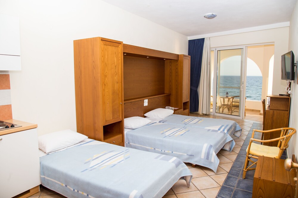 Studio, Sea View, Sea Facing (for 3) - Guestroom