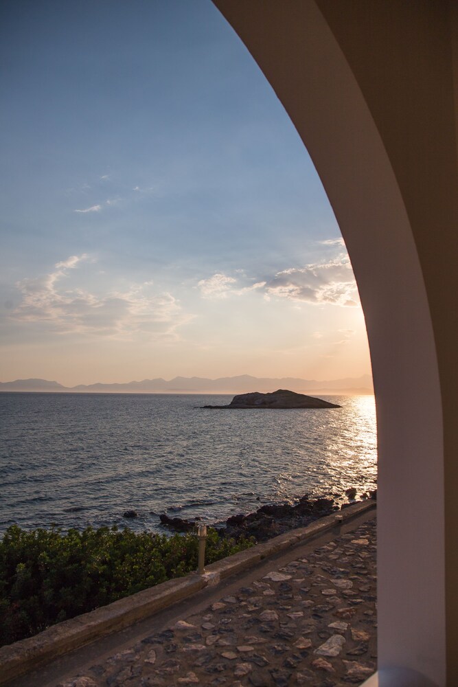 Studio, Sea View, Sea Facing (for 3) - Guestroom