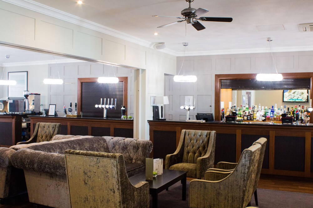 Hotel Bar