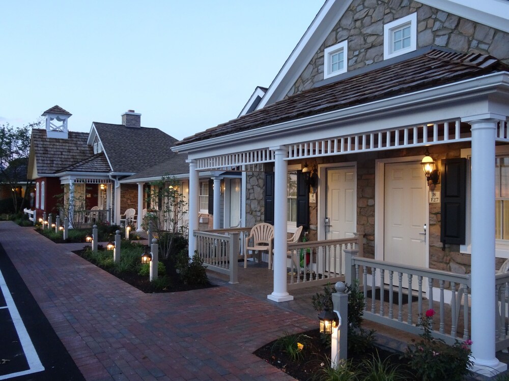 BirdinHand Family Inn 2017 Room Prices, Deals & Reviews Expedia