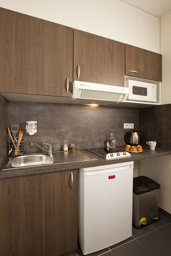 Studio - In-Room Kitchenette