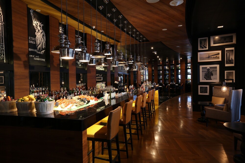 Hotel Bar