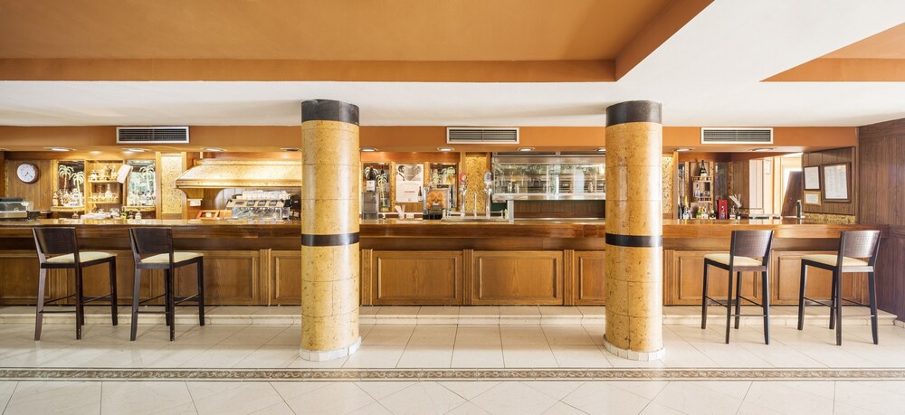 Hotel Bar