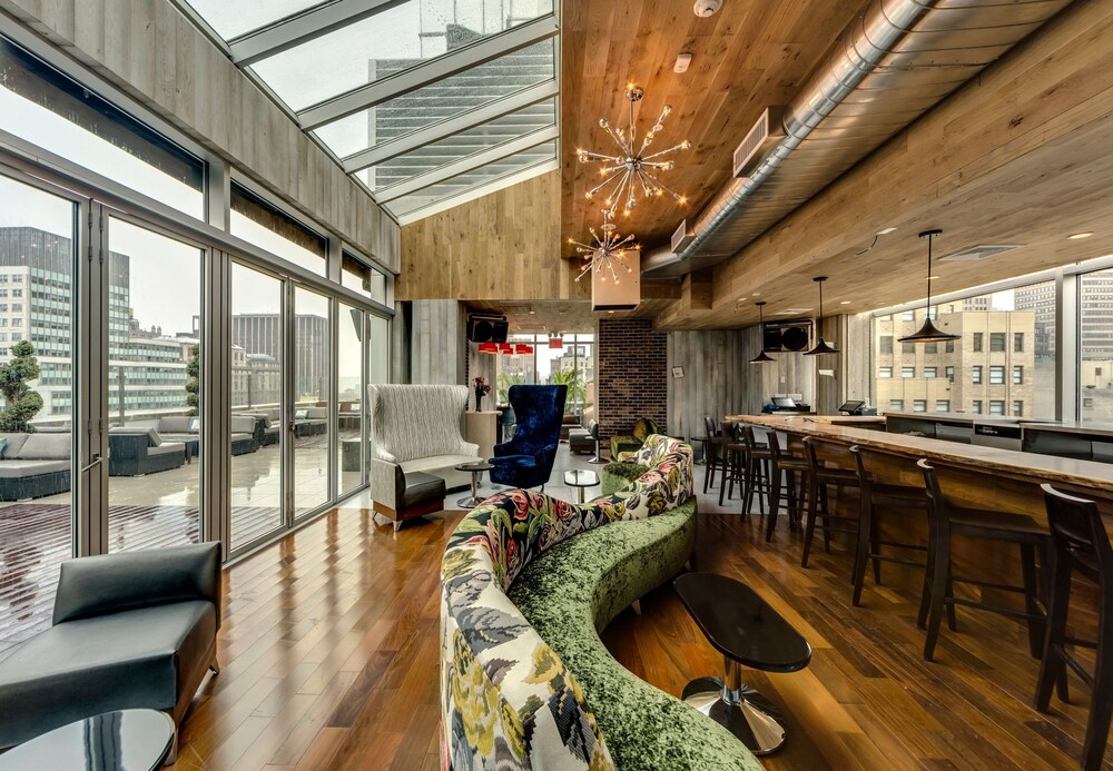 Hotel Bar