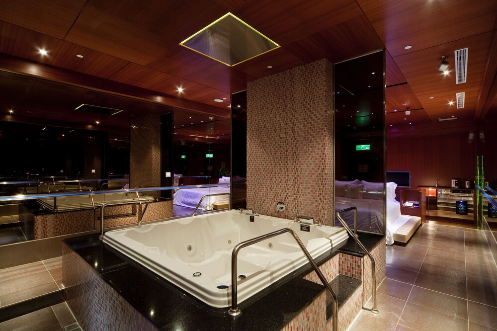 Jetted Tub