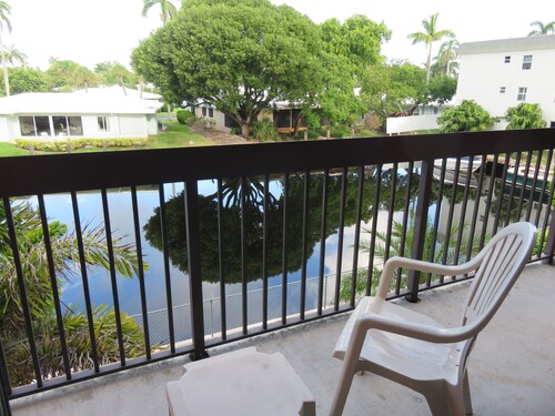 Surfsider Resort