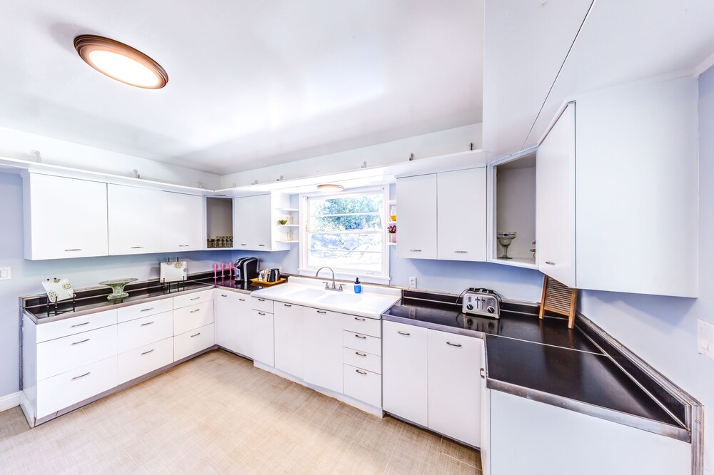 In-Room Kitchen