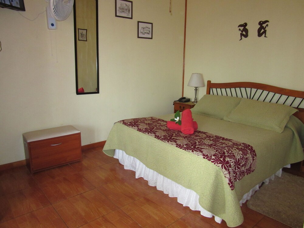 Cabin, 1 Queen Bed - Guestroom