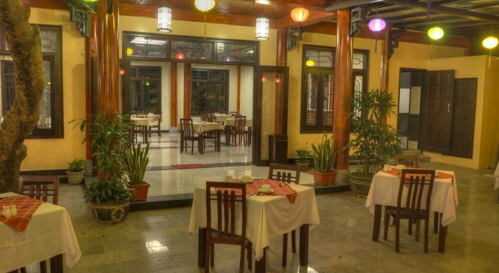Hotel Lounge