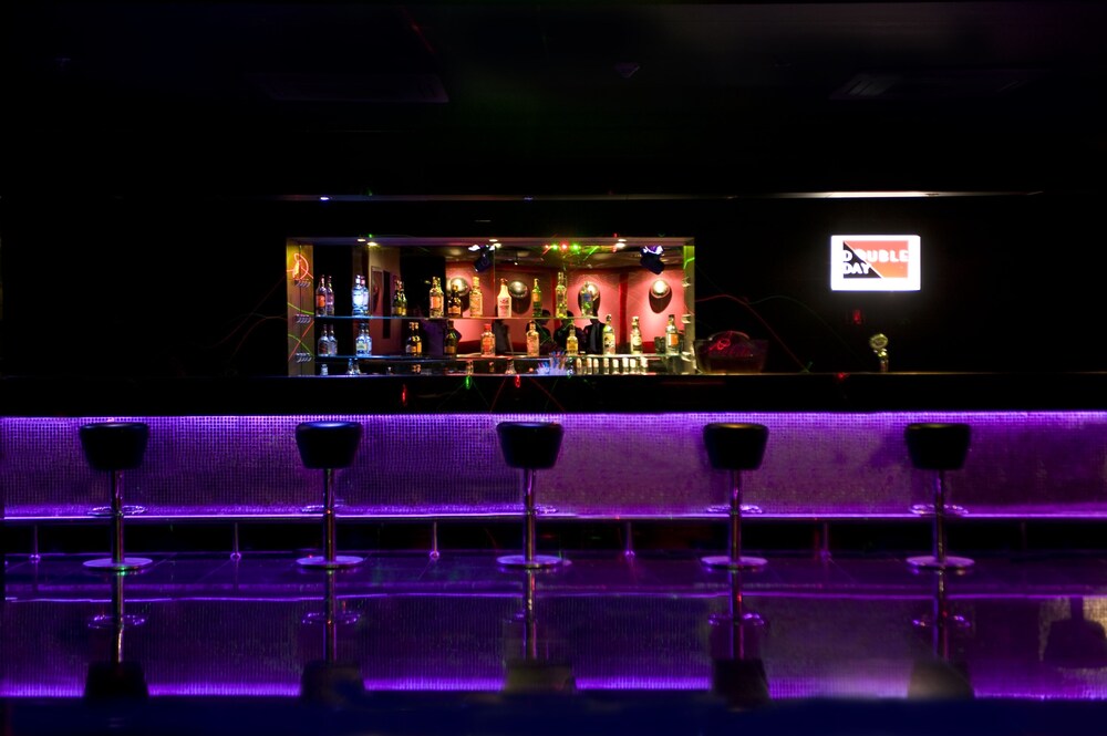 Hotel Bar