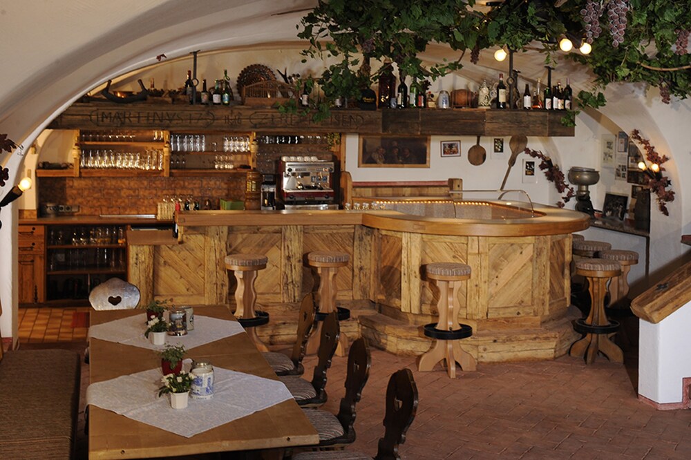 Hotel Bar