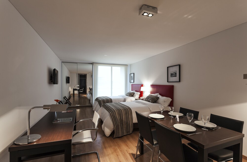 Deluxe Room - Featured Image