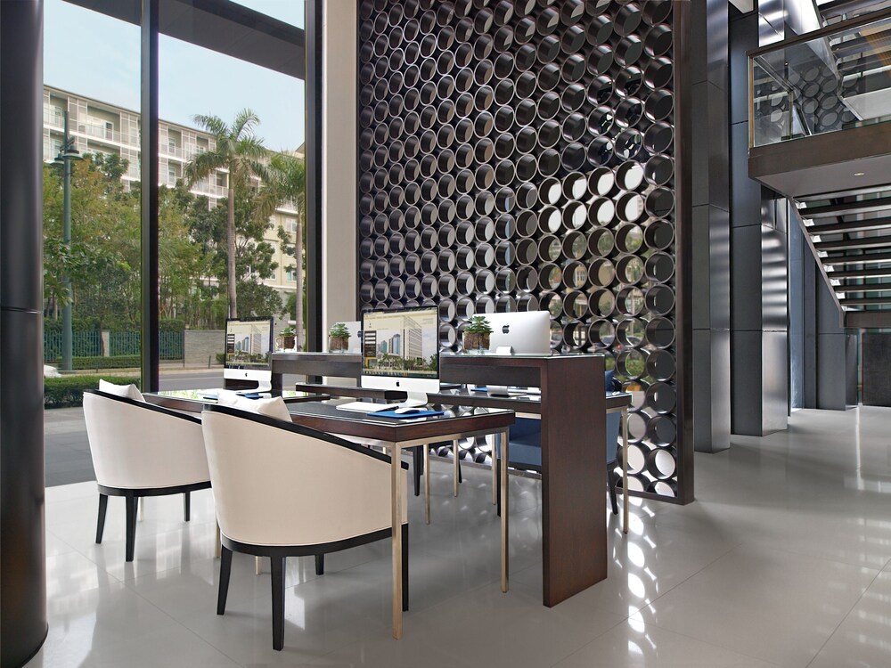 Executive Lounge