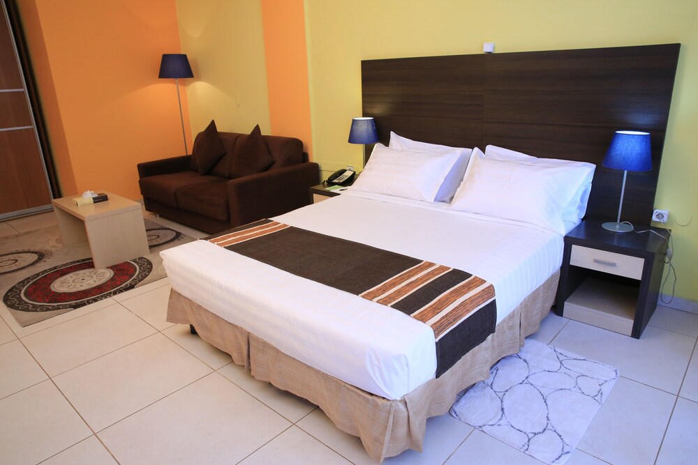 Superior Suite, 2 Bedrooms, City View - Guestroom