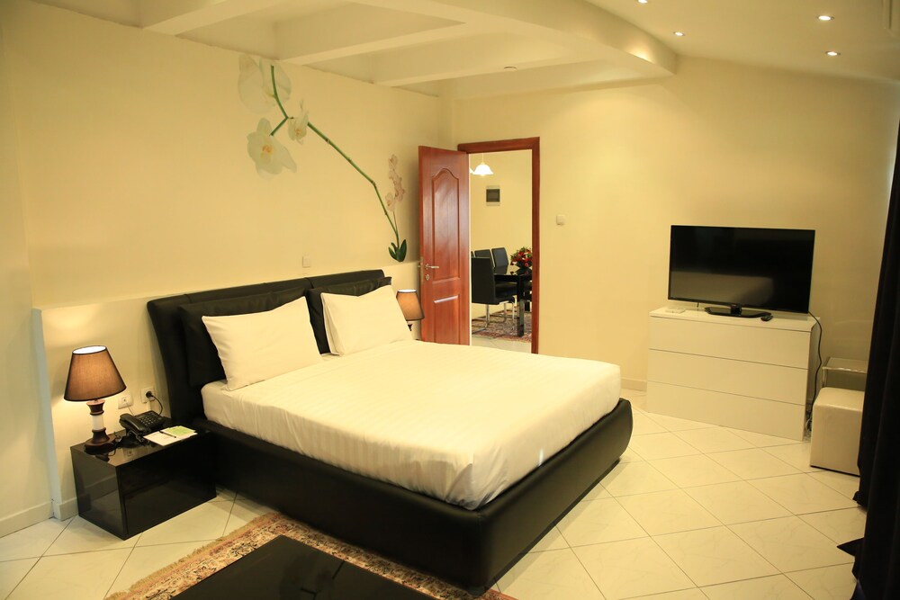 Classic Suite, 2 Bedrooms, City View - Guestroom