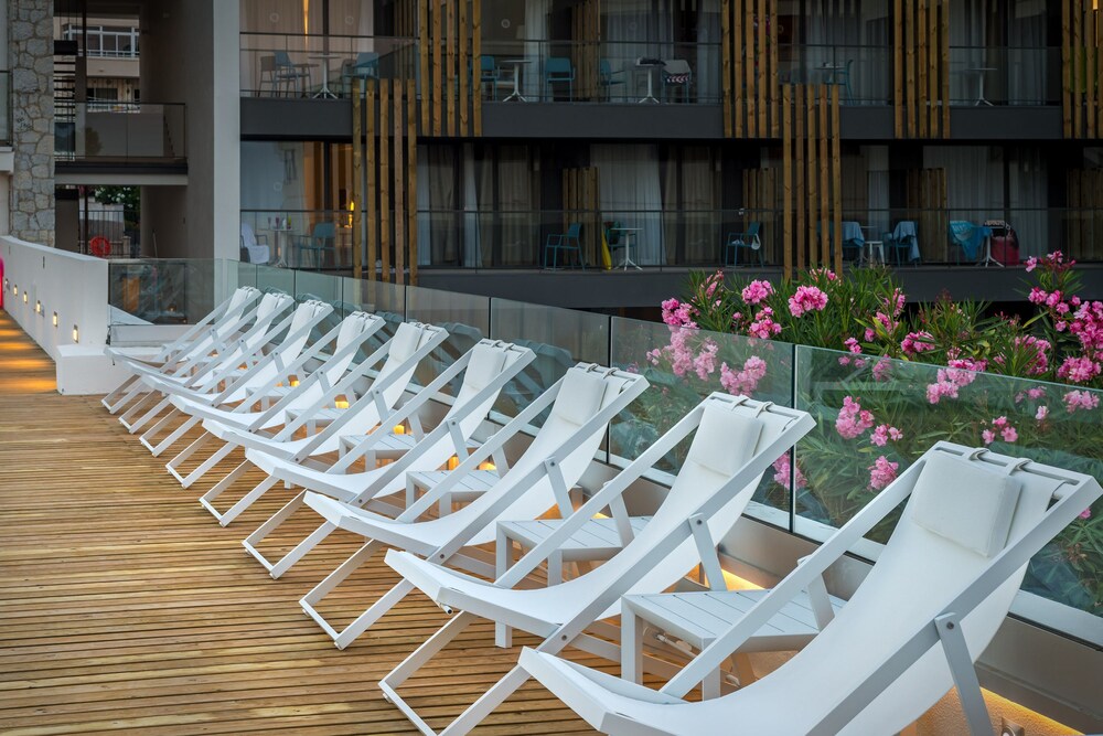 Sundeck