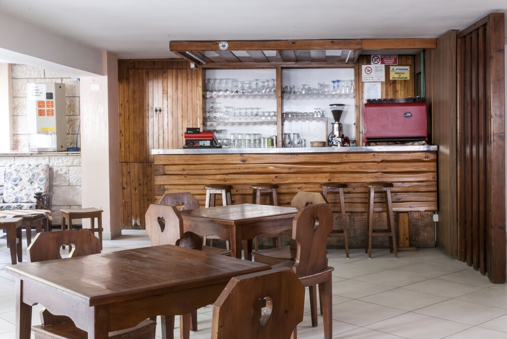 Hotel Bar