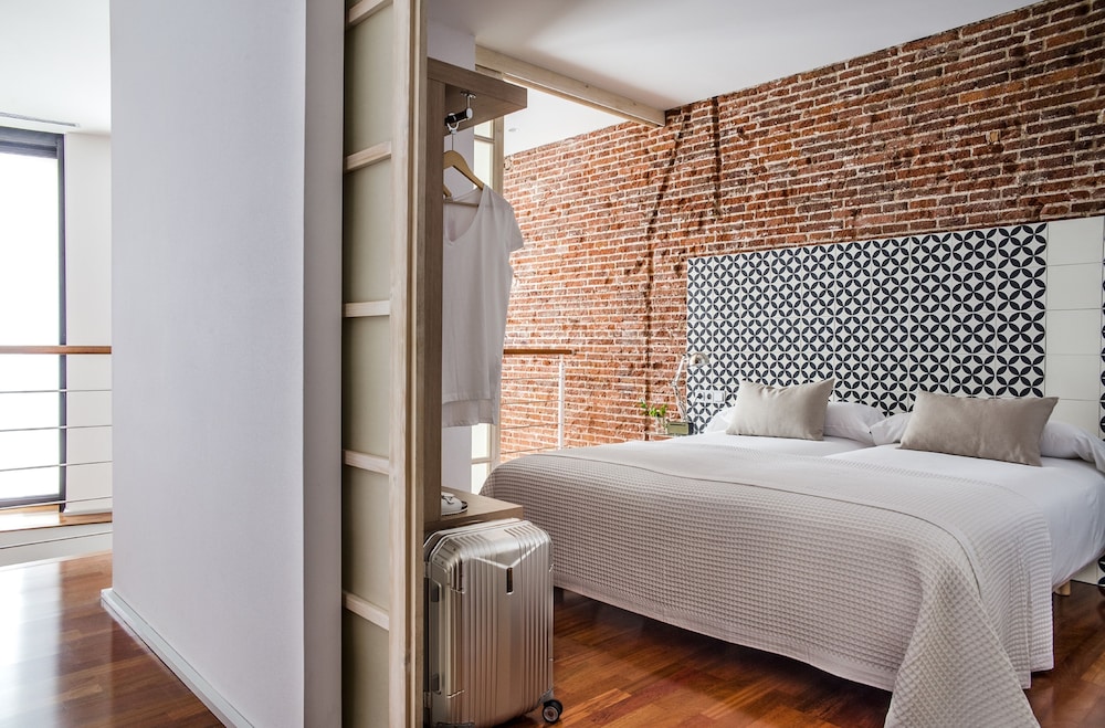 Standard Apartment, 2 Bedrooms, 2 Bathrooms (For 6 People) - Guestroom