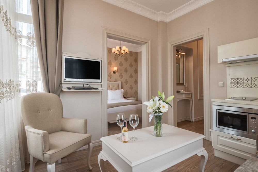 Superior Suite, Kitchen - Featured Image