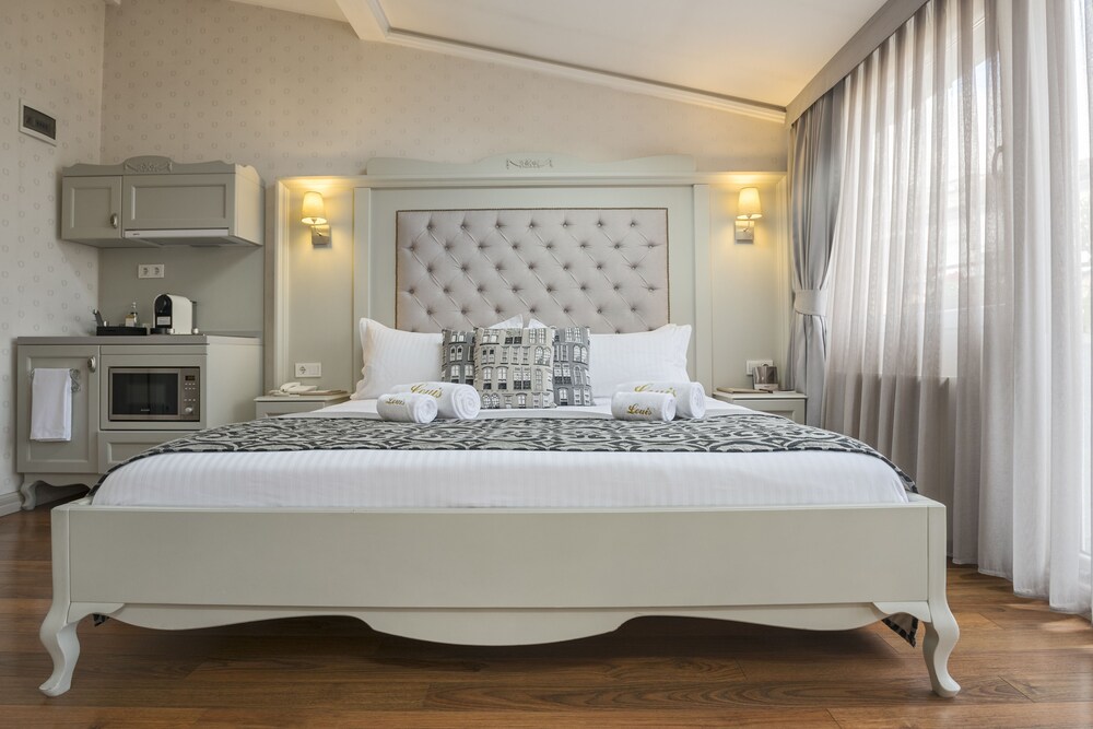 Suite, Terrace - Featured Image