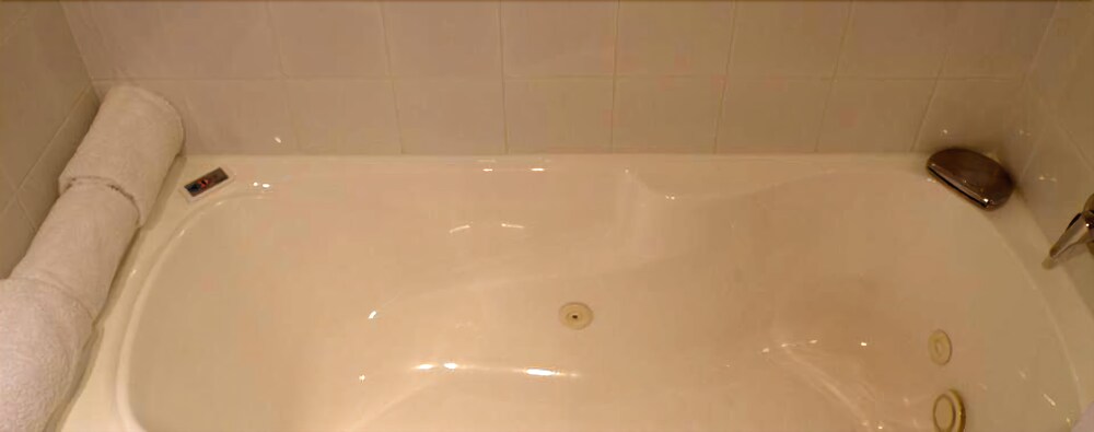 Jetted Tub