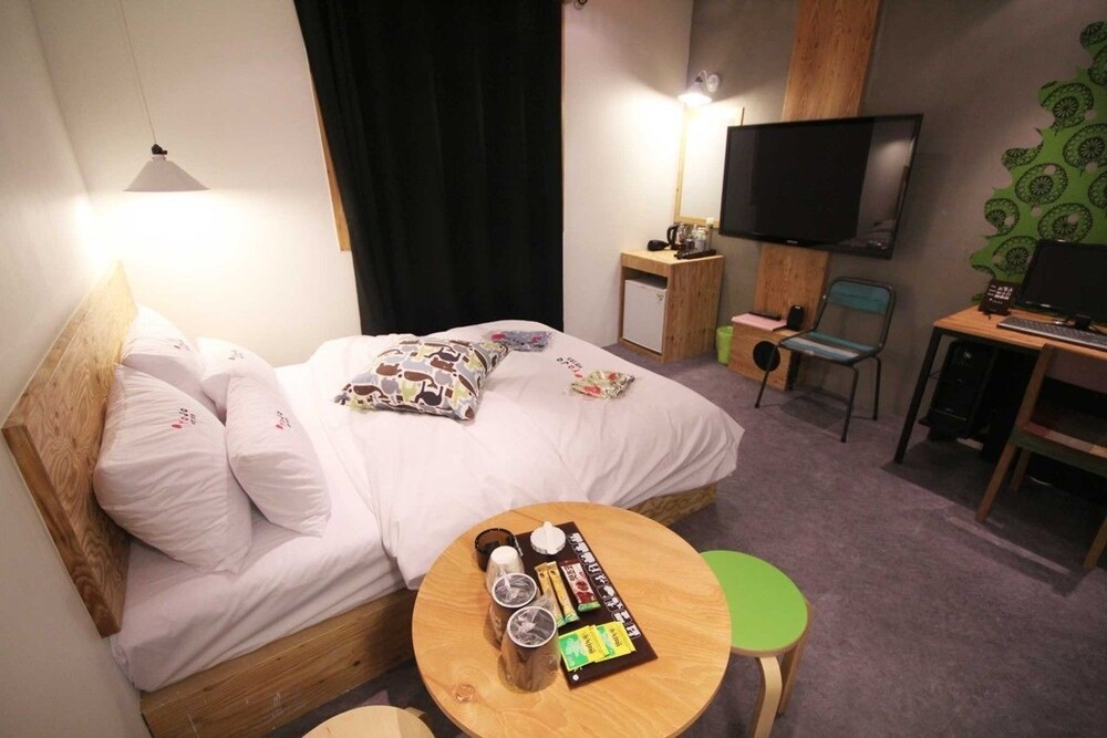 Guestroom