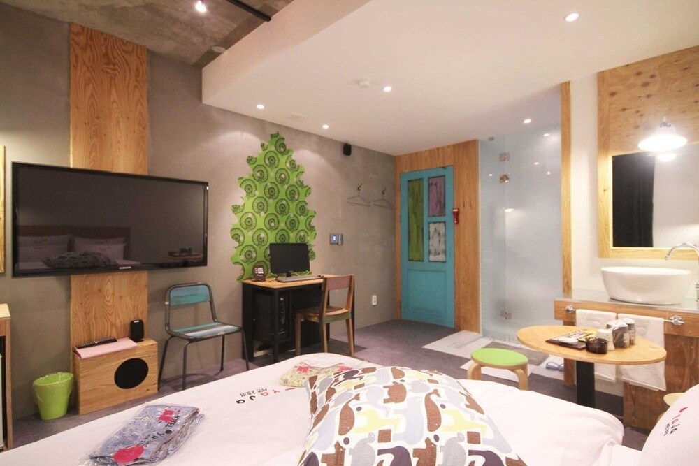 Guestroom