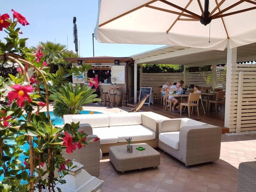 Hotel Lounge