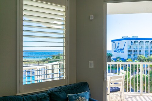 Remodeled Beachfront😎Destin West☀️Lazy River🌴7 Pools