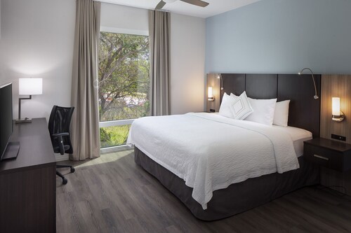 Pet-Friendly Suite w/ Kitchenette in Downtown Vero Beach