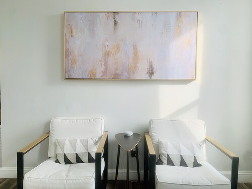 Cozy Condo | Attractions & Fun Right at your Door