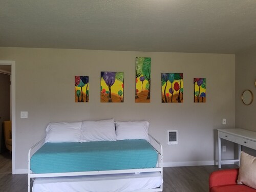 Unit B | Free Wine | Ideal for Long Stays!