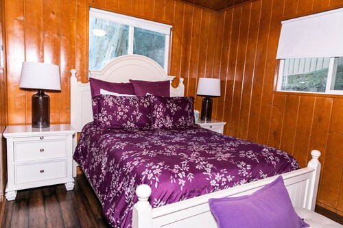 Beautiful Cabin Hidden in San Pasqual Valley