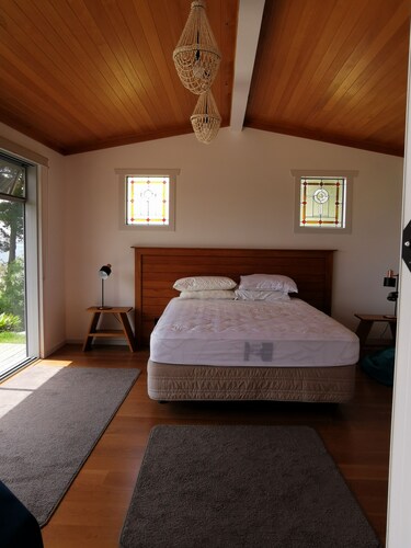 Stunning Eco Cabin with views of full stretch of 90 Mile Beach and Ahipara