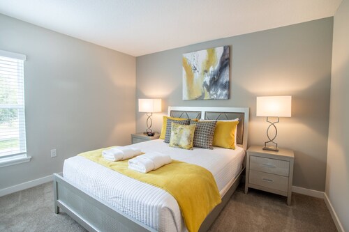 Beautiful 4 Bedrooms Townhouse at Le Reve Resort (210121)