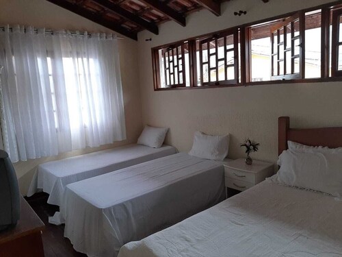 Linda Casa com Piscina e Ótimas Acomodações Super Confortável Ubatuba-sp