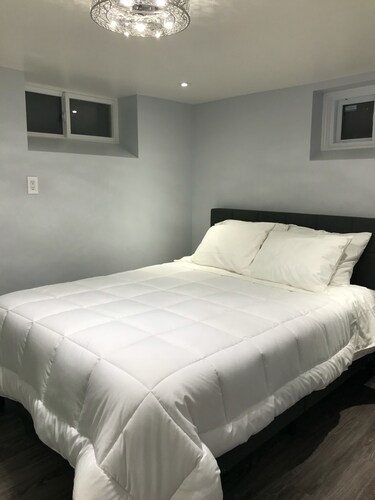Modern newly Reno 1 Bedroom apartment (Unit #2)