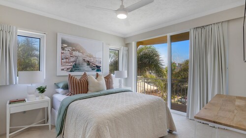 Orion 2 - Beachfront Rainbow Bay - Linen Supplied - Min. 3 nights stay