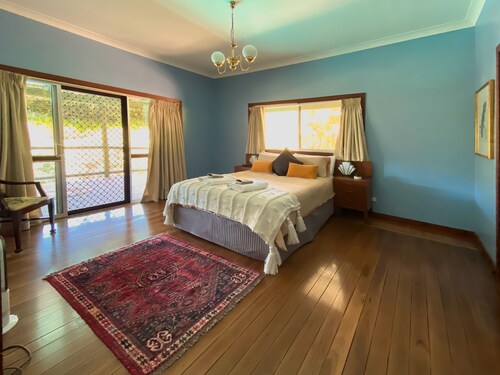 Central Coast Alpaca Farm Stay - On 5 secluded acres with pool