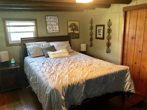 Rustic 'Log Cabin' in Quiet CF Neighborhood!