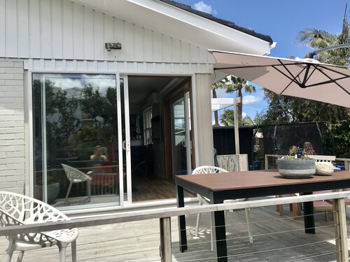 Summer Holiday House in Paradise, Just steps from the beach!