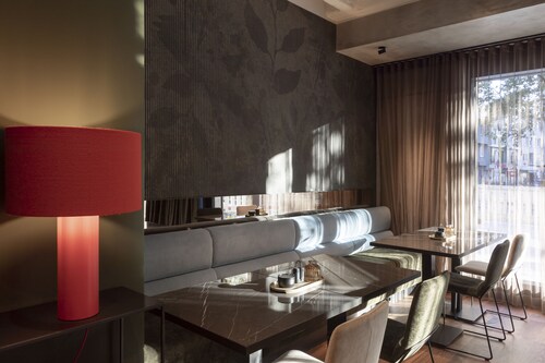 EmiLu Hotel