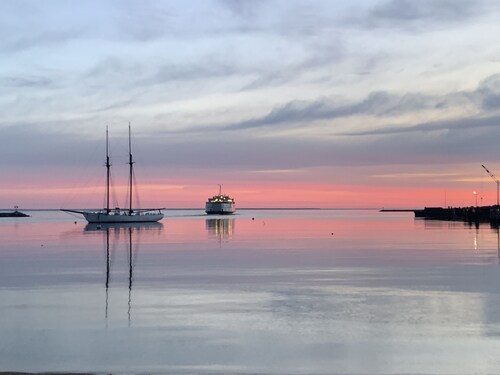 Vineyard Harbor Motel