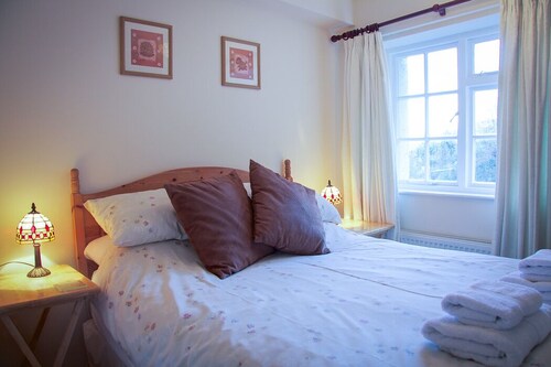 17th Century Cliffe Cottage in a spectacular location